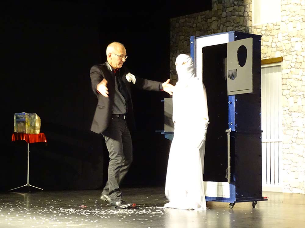 Jean Pi Magicien : Show, Close-up, Spectacle Enfants, Stage de magie . Bretagne, Normandie et Pays de la Loire